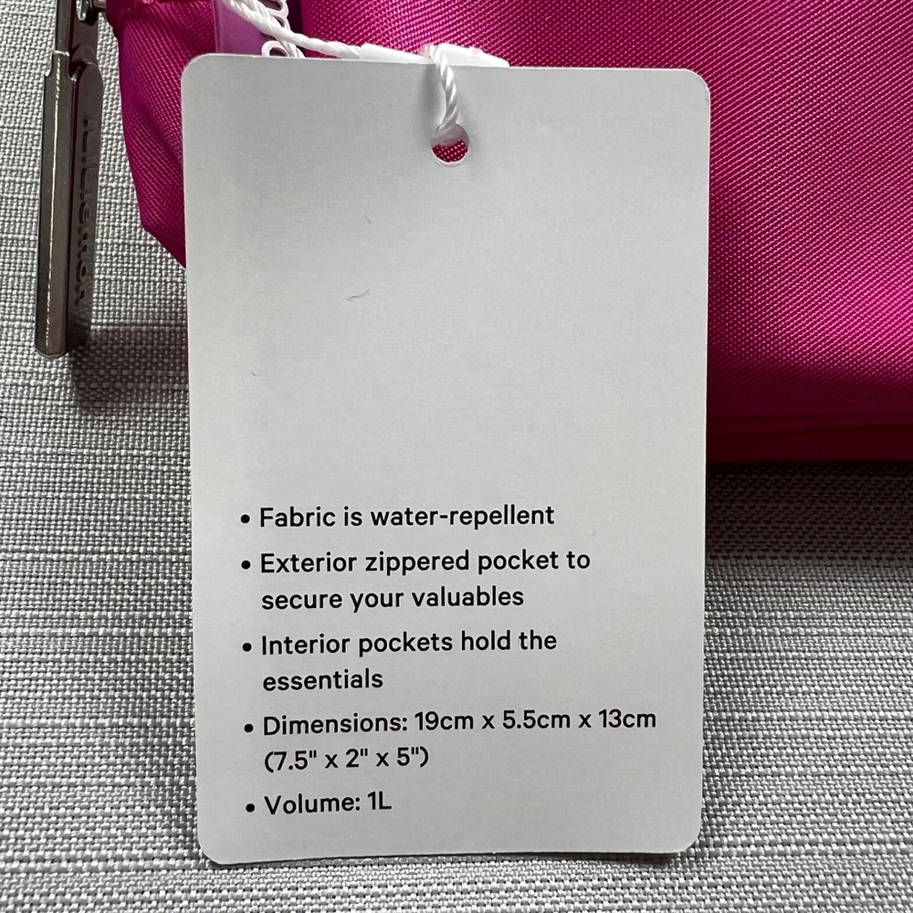 RARE! NEW Lululemon Everywhere Belt Bag (1L) - SONIC PINK - Dopamine Unisex - Picture 6 of 12